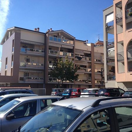 Apartamento Residenza D'Agnese Montesilvano Marina Exterior foto